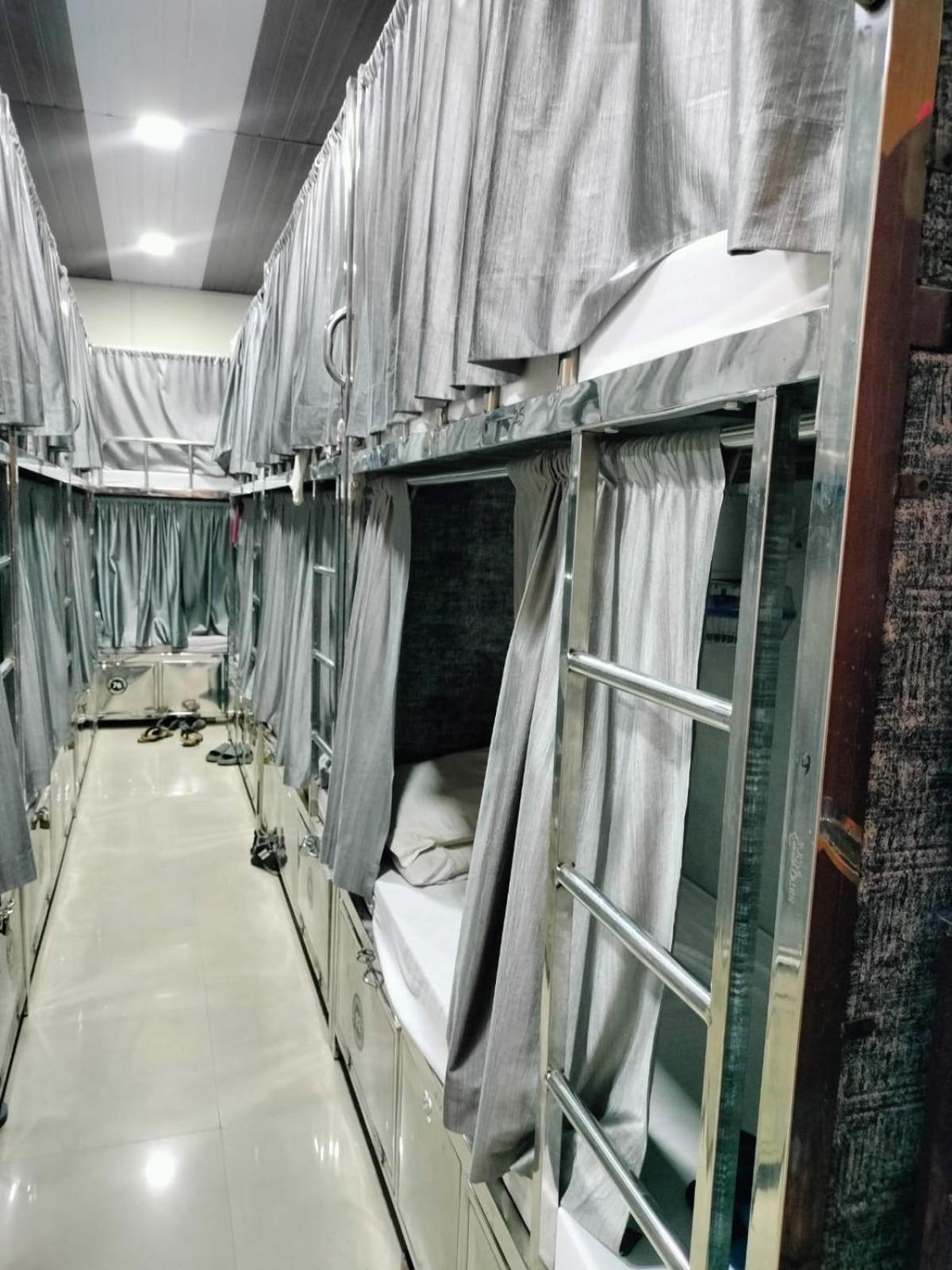 Star Dormitory Mumbai Exterior photo