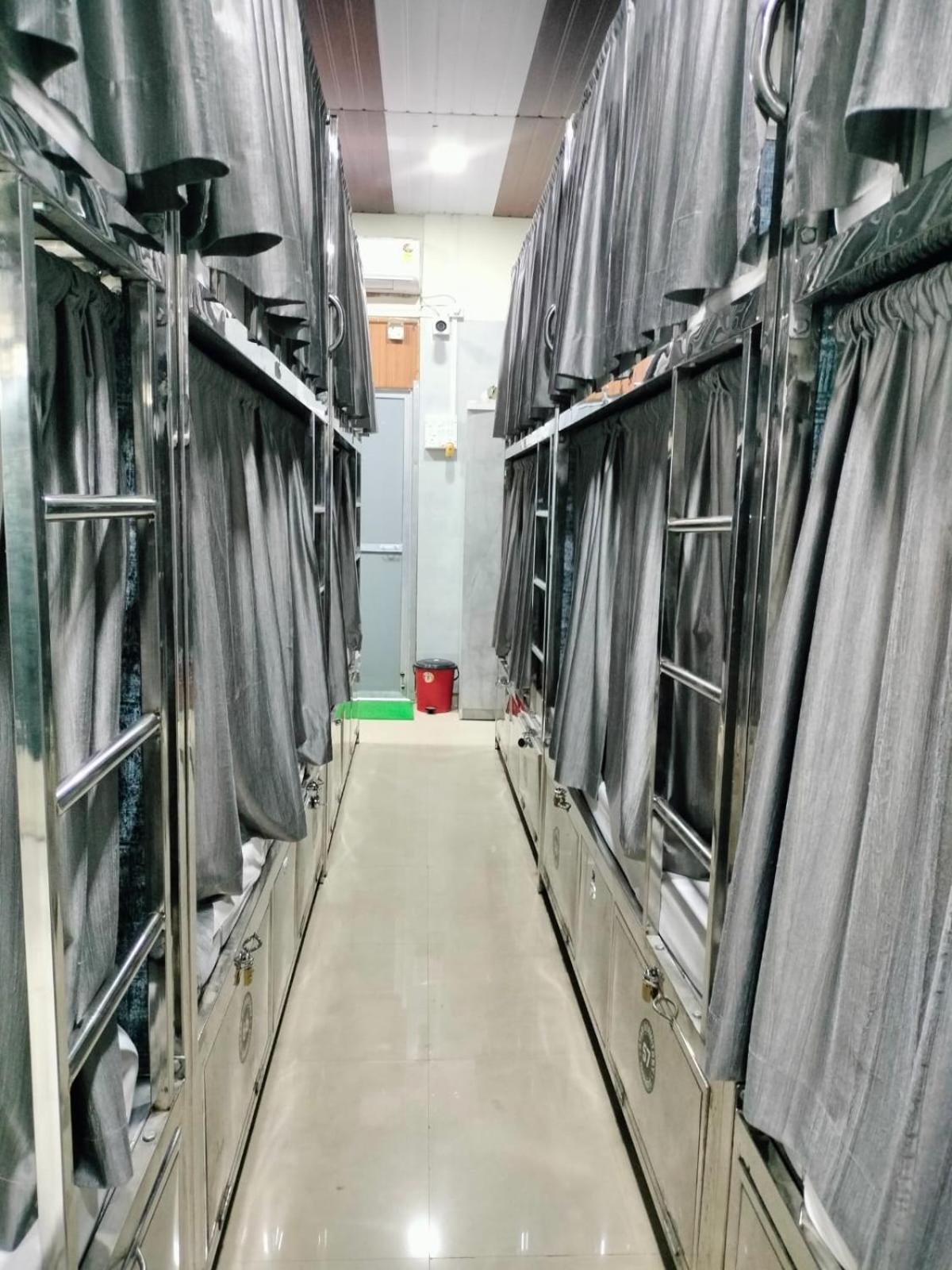 Star Dormitory Mumbai Exterior photo