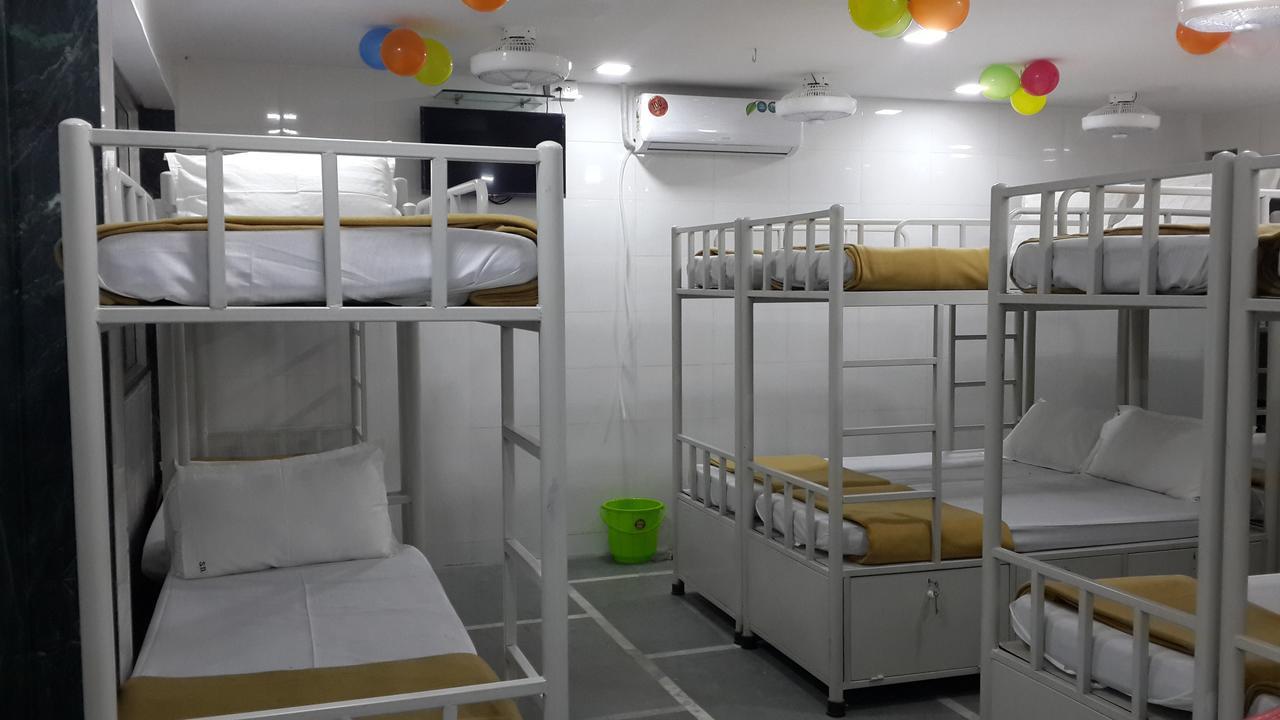Star Dormitory Mumbai Exterior photo