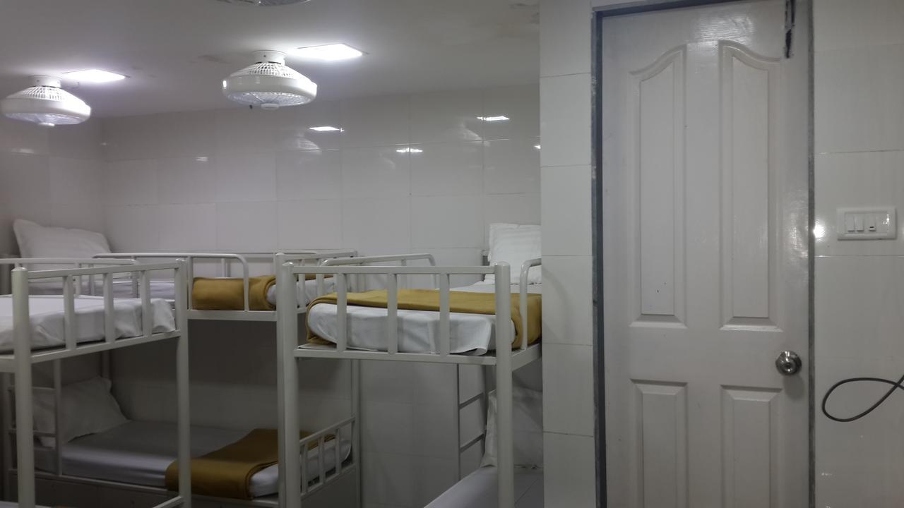 Star Dormitory Mumbai Exterior photo