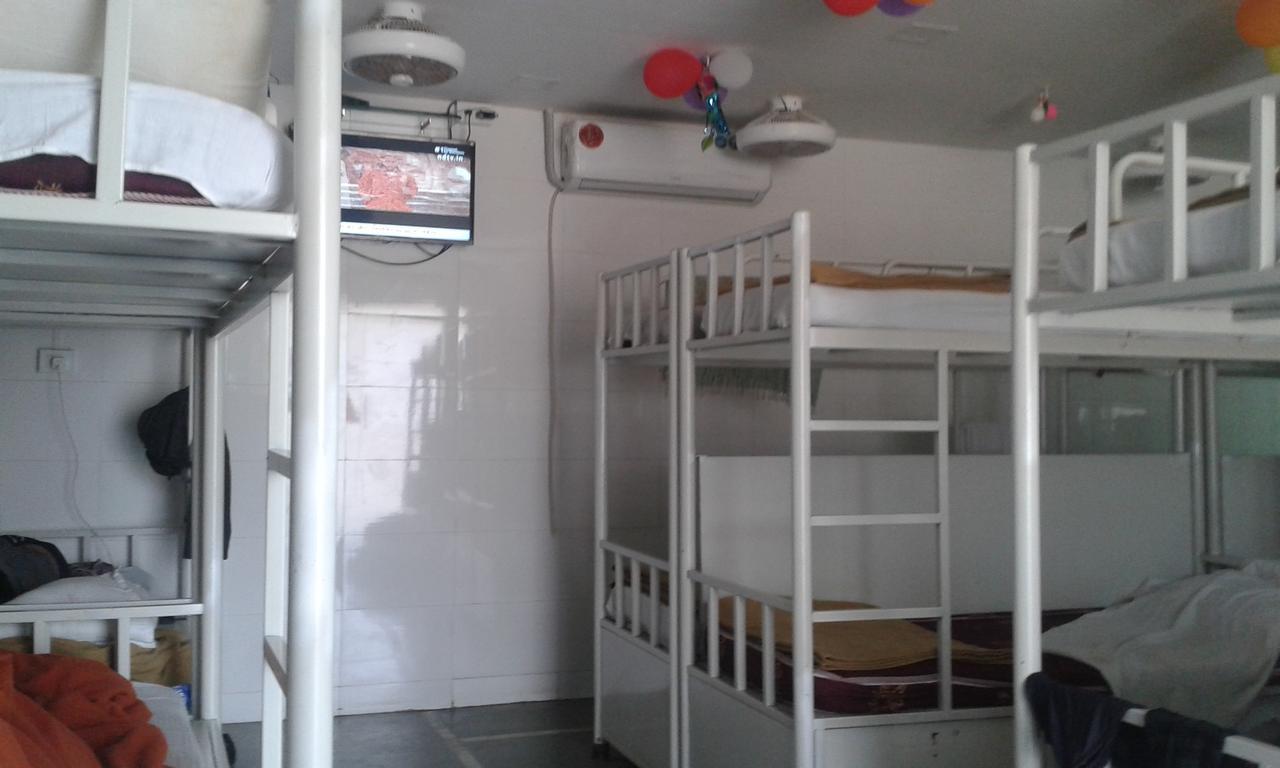 Star Dormitory Mumbai Exterior photo