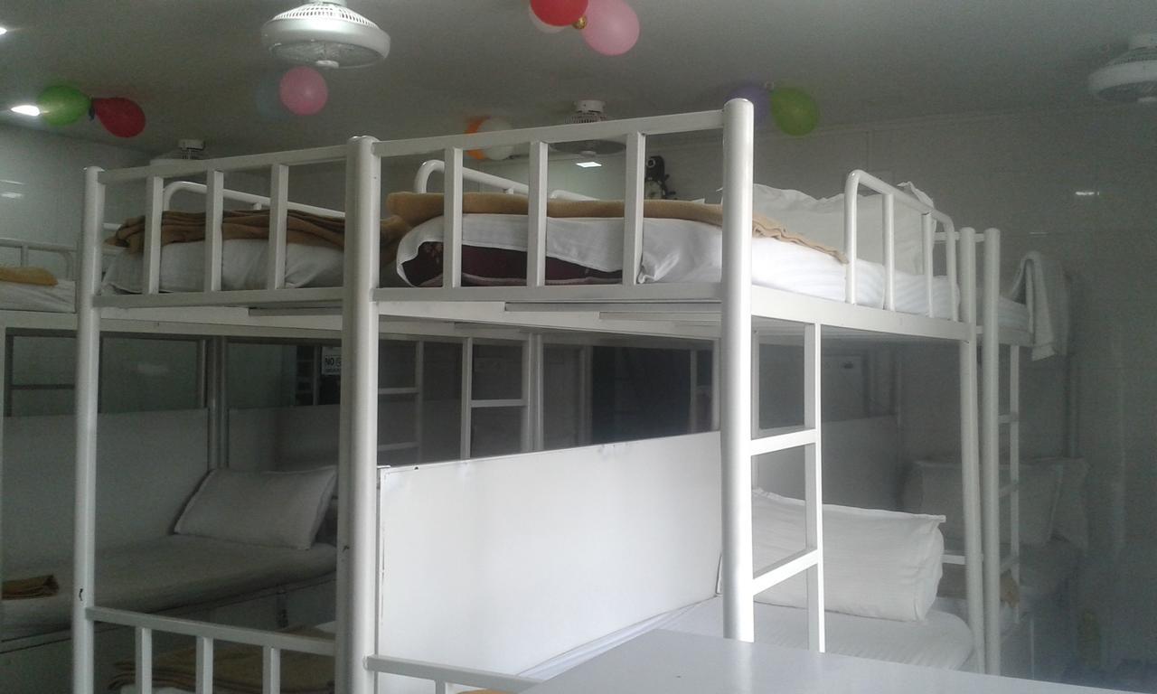Star Dormitory Mumbai Exterior photo