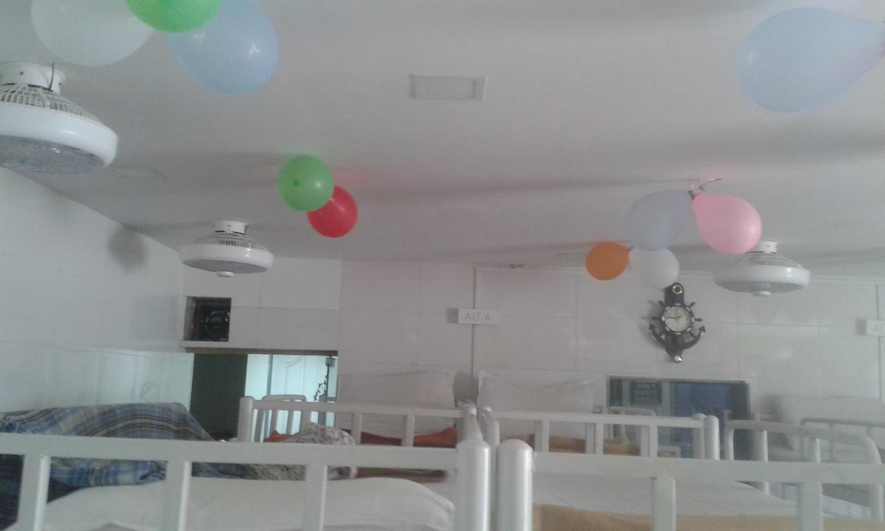 Star Dormitory Mumbai Exterior photo