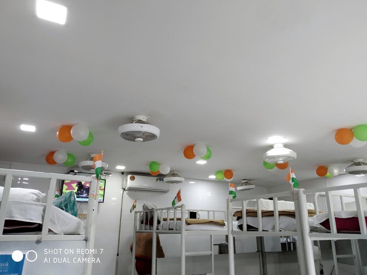 Star Dormitory Mumbai Exterior photo