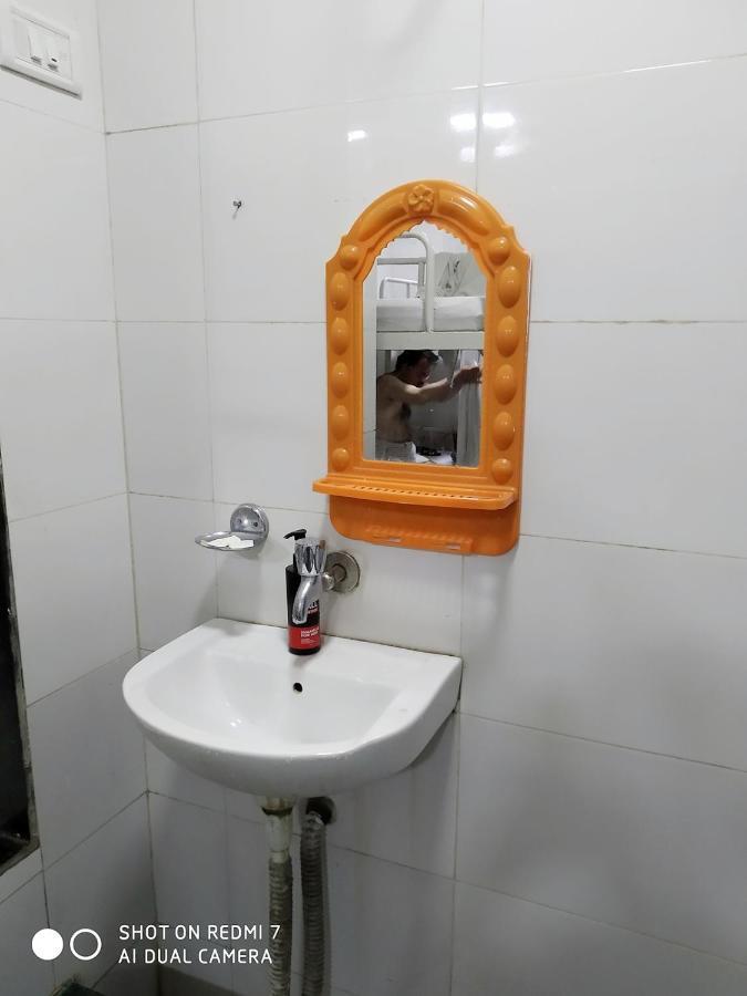 Star Dormitory Mumbai Exterior photo
